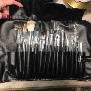 Vanity planet makeup brush set